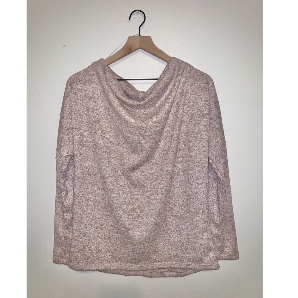#️⃣3️⃣7️⃣OFF THE SHOULDER SWEATER - Picture 2 of 3
